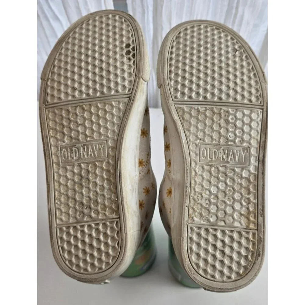 Old Navy Printed Canvas Slip-On Sneaker size 4